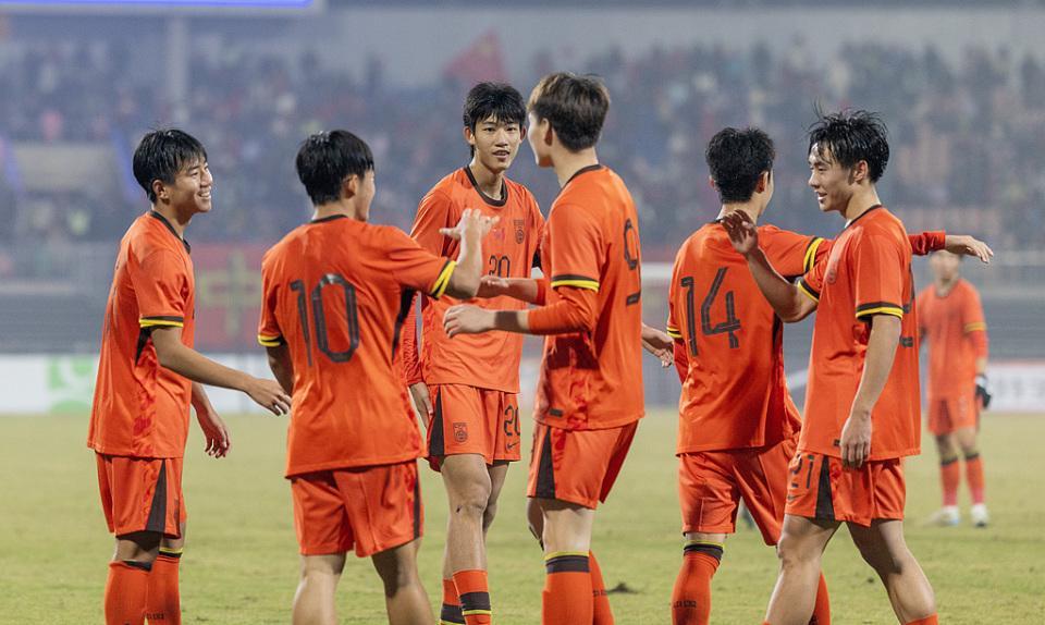 世界杯赛事官网直播app下载-U17国足亚洲杯28人名单：邝兆镭领衔！留洋5将入选，泰山足校6人