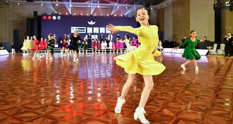 世界杯客户端更新说明-“和平杯”第十五届青少年国际标准舞锦标赛在天津落幕
